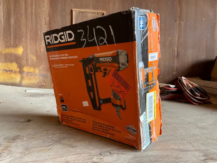 #3421-•-16-ga-2-1/2"-straight-finish-nailer-pneumatic-image-1