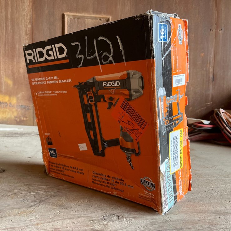 #3421 • 16 GA 2-1/2" Straight Finish Nailer Pneumatic