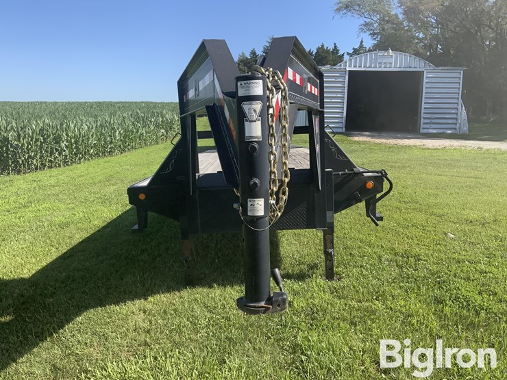 2013-pj-26'-low-pro-t/a-gooseneck-deckover-flatbed-trailer-image-2