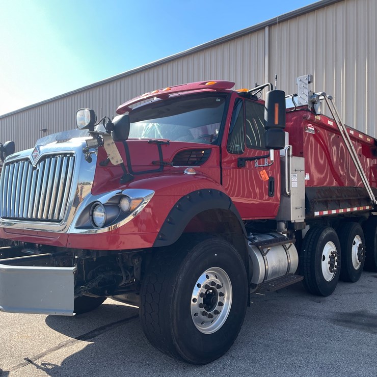 #1502 • 2018 International 7600 Quad Axle Dump Truck (Has WI Title) with Accessories