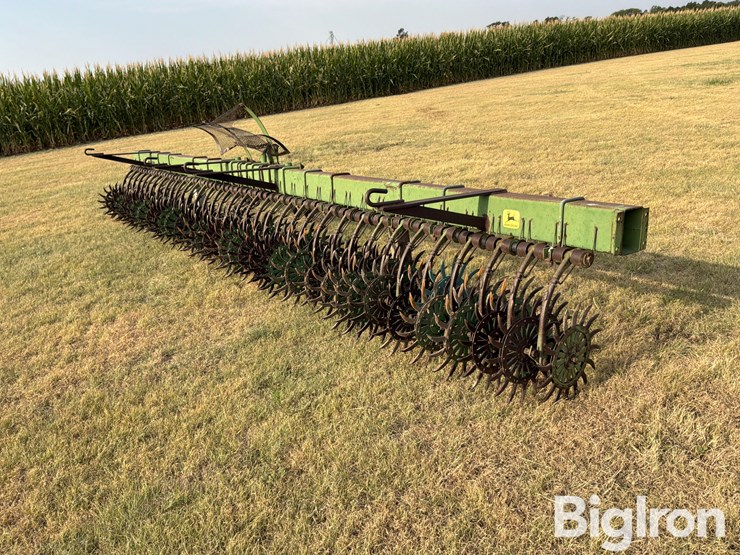 john-deere-400-3-pt-rotary-hoe-image-5