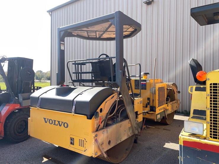 #1509-•-2010-volvo-dd90-vibratory-compactor-image-1