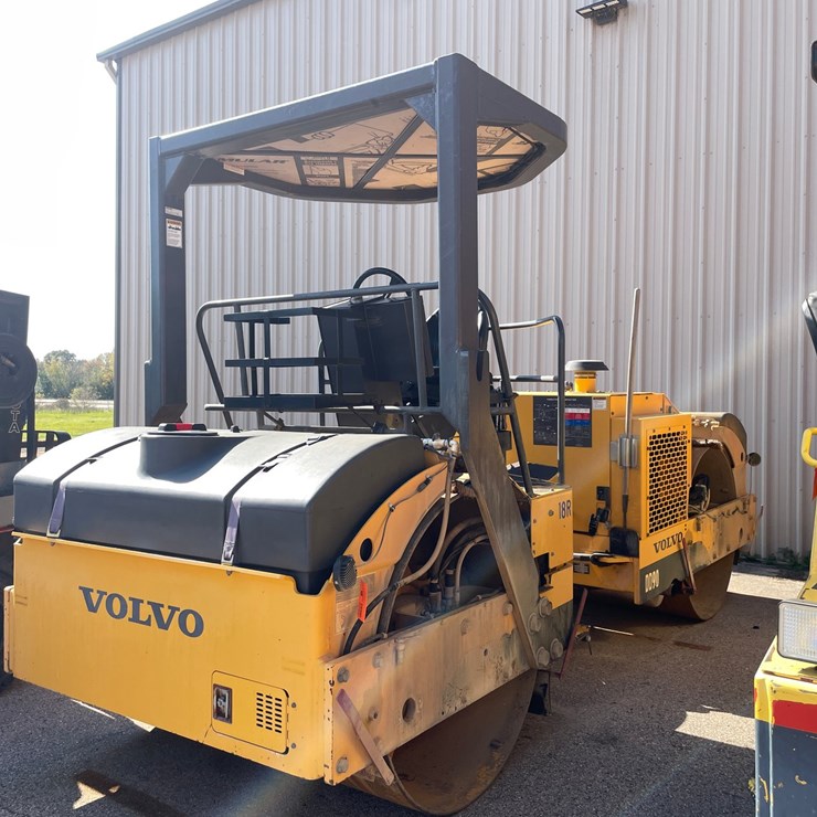 #1509 • 2010 Volvo DD90 Vibratory Compactor