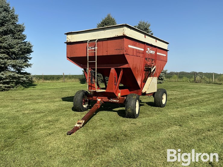 demco-gravity-wagon-image-1