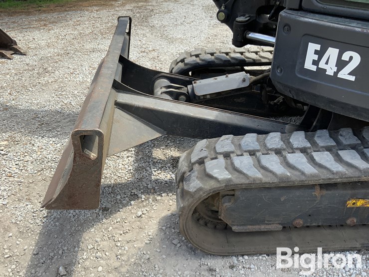 2011-bobcat-e42-mini-excavator-image-20