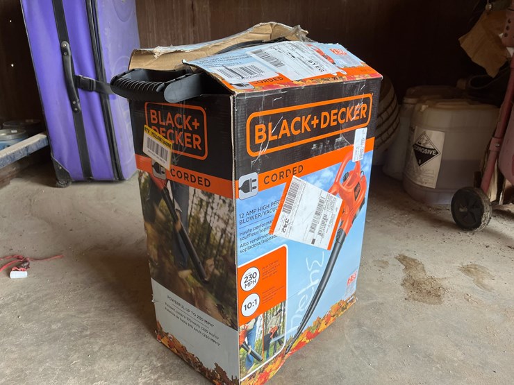 #3424-•-black-and-decker-corded-blower/vacuum-image-1