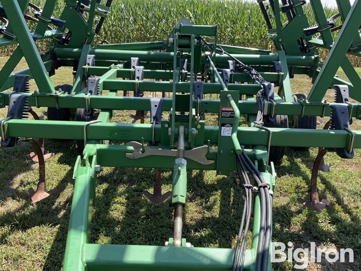 john-deere-980-32'-field-cultivator-image-9