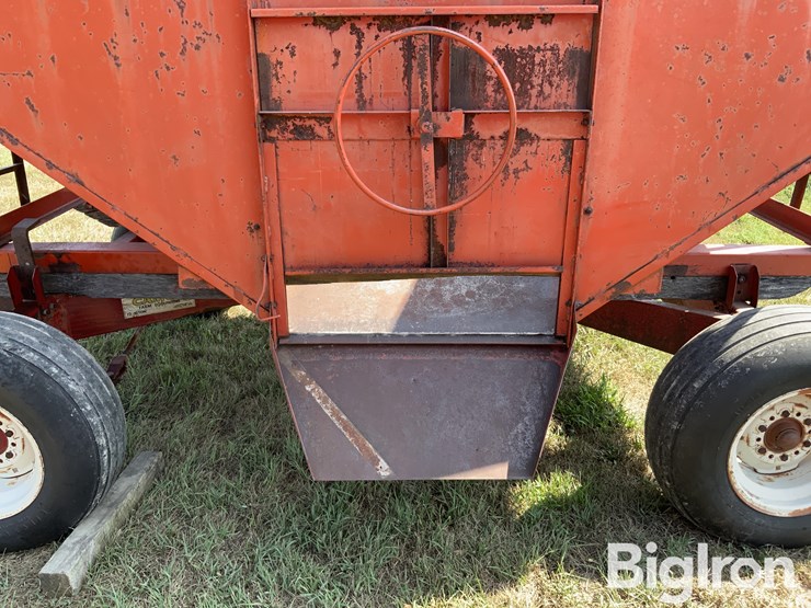 farm-king-m10-gravity-wagon-image-16