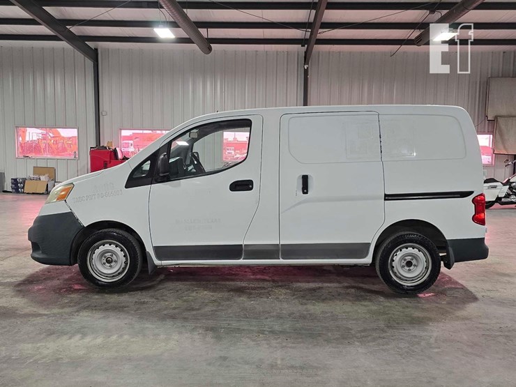 2016-nissan-nv200-image-5