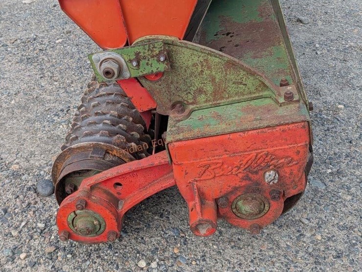 brillion-sure-stand-8'-3pt-seeder-image-22