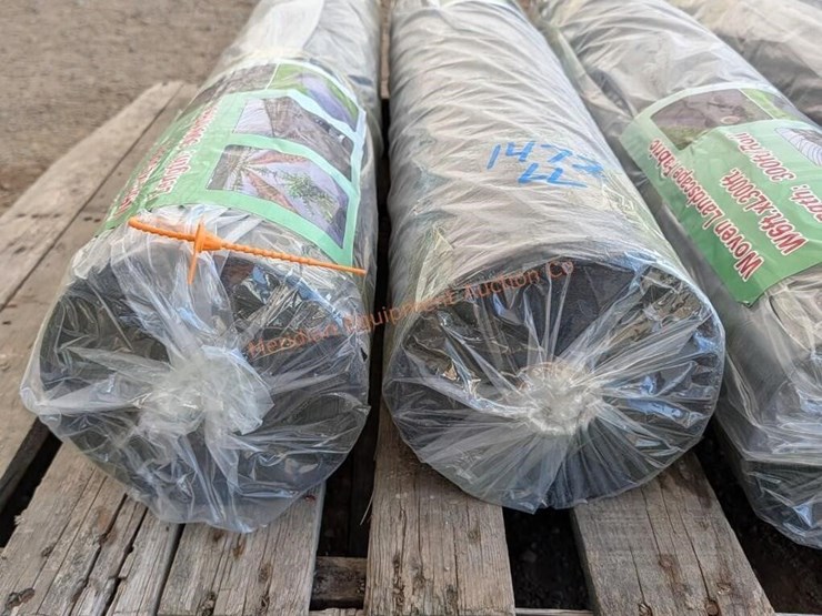 5--rolls-landscape-fabric-6'x300'-image-8