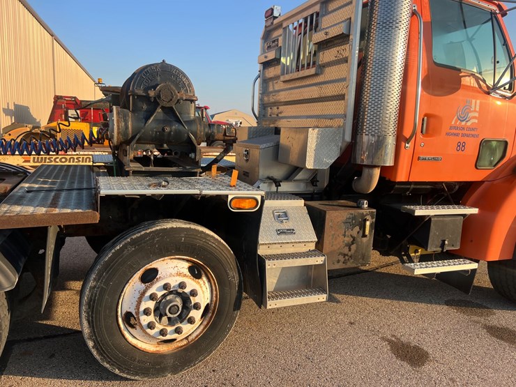 #1511-•-2001-sterling-tri-axle-heavy-haul-day-cab-semi-(has-wi-title)-with-2014-etnyre-tri-axle-lowboy-trailer-(has-wi-title)-image-8