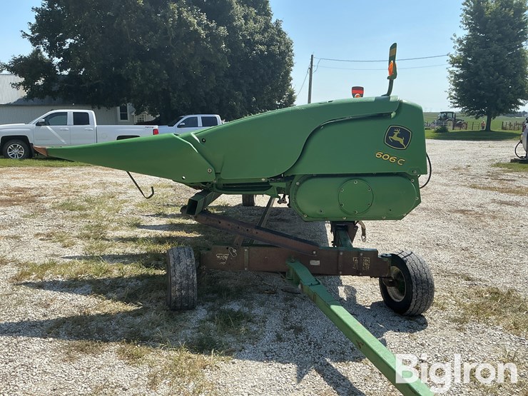 2009-john-deere-606c-6r30-corn-head-w/-head-trailer-image-8