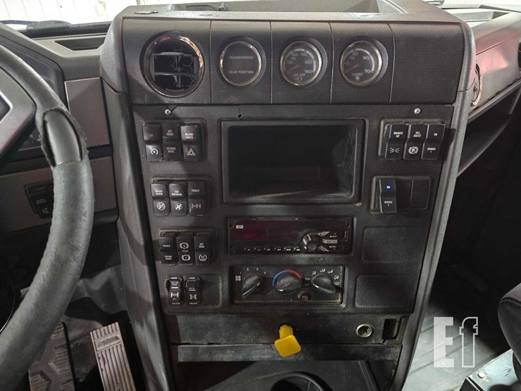 2016-caterpillar-ct660-image-14