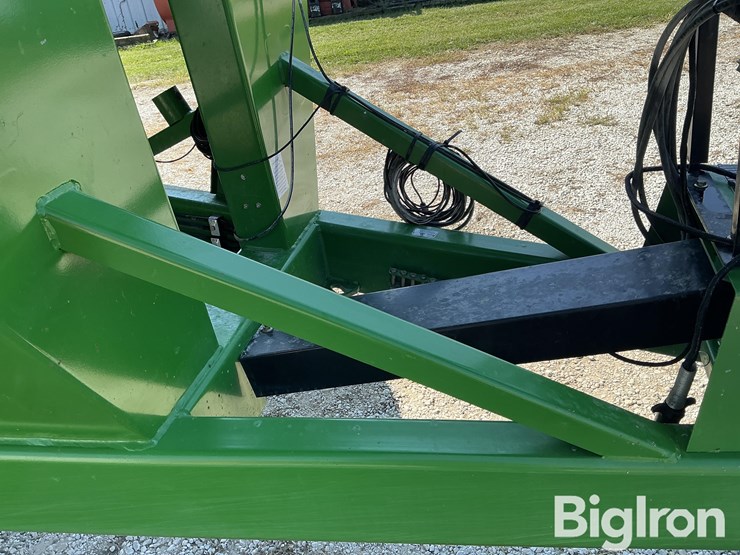 2013-brent-882-grain-cart-image-15