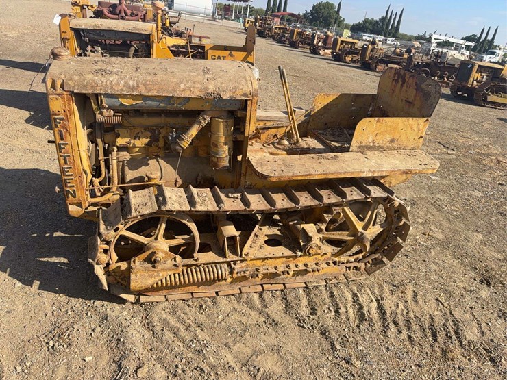 caterpillar-fifteen-image-2