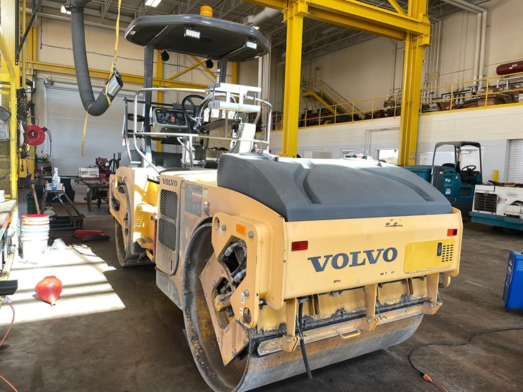 #1537-•-2010-volvo-dd70-vibratory-compactor-image-7