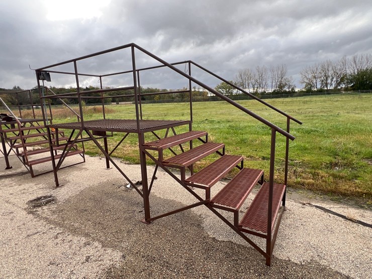 #2105-•-(1)-steel-elevated-work-platform-with-stairs-image-1