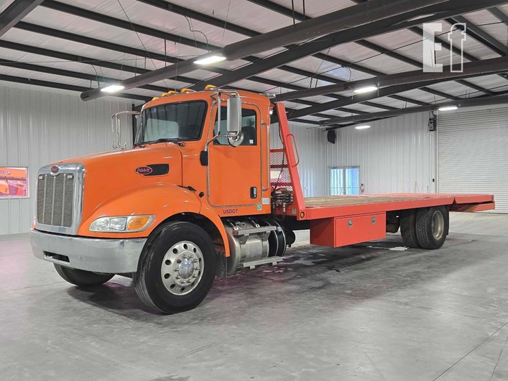 2018-peterbilt-337-image-1