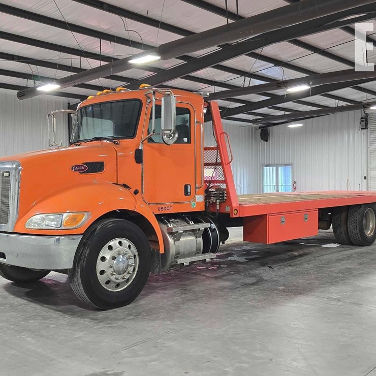 2018 PETERBILT 337
