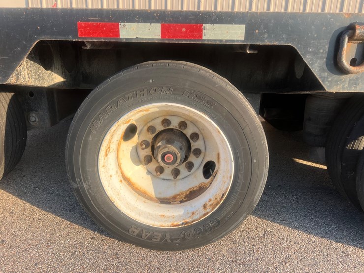 #1511-•-2001-sterling-tri-axle-heavy-haul-day-cab-semi-(has-wi-title)-with-2014-etnyre-tri-axle-lowboy-trailer-(has-wi-title)-image-92