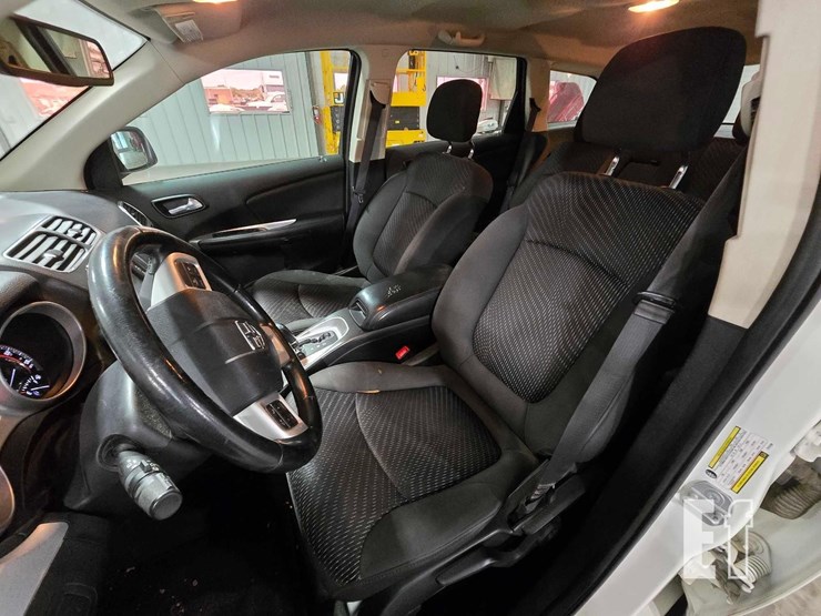 2018-dodge-journey-se-image-9
