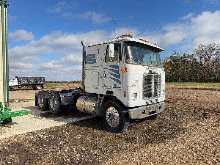 1980-white-road-commander-image-3