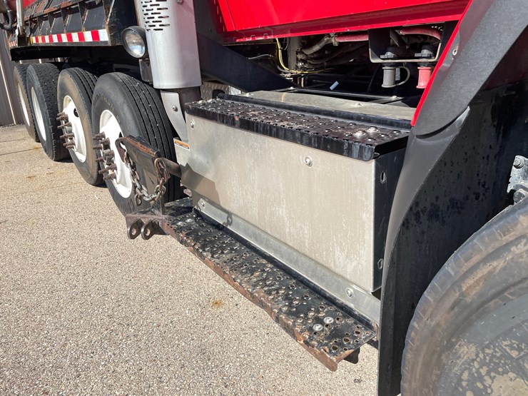 #1502-•-2018-international-7600-quad-axle-dump-truck-(has-wi-title)-with-accessories-image-14