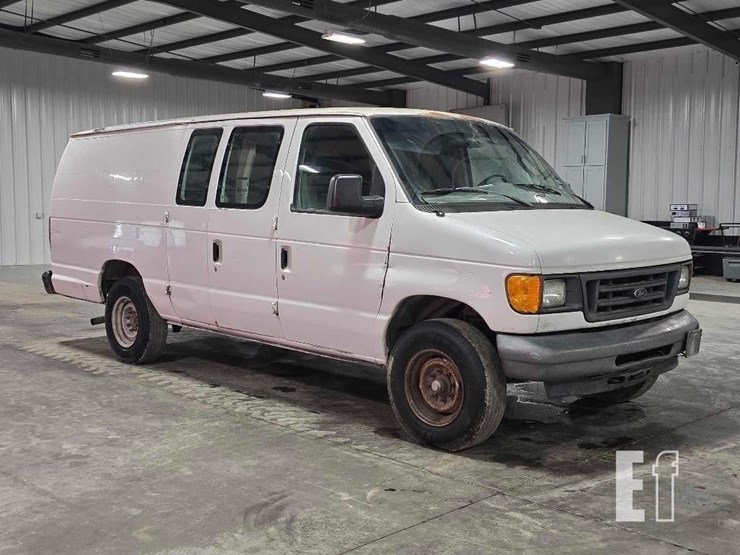 2007-ford-e250-image-2