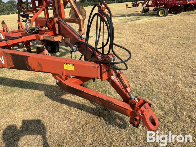 richardson-ae-4-30-4-6x5-sweep-plow-w/sunflower-pickers-image-10