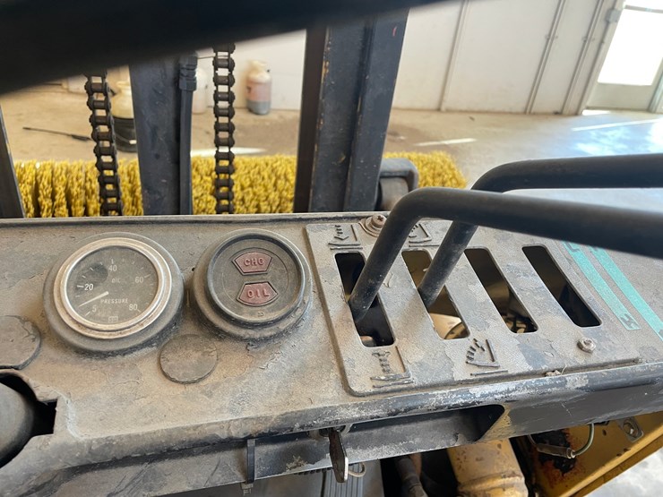 #1538-•-1977-toyota-2fg20-lp-forklift-image-5