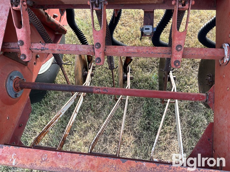 international-510-disc-drill-image-15