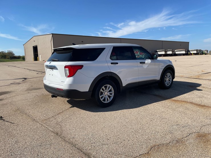 #1528-•-2021-ford-explorer-awd-suv-(has-wi-title)-image-32