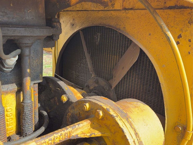 caterpillar-twenty-eight-image-19