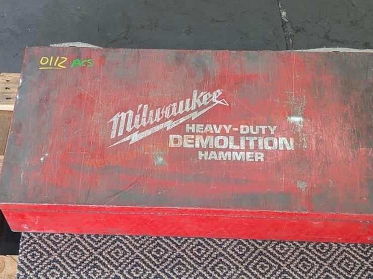 milwaukee-5332-hd-demolition-hammer-w/-case-image-6