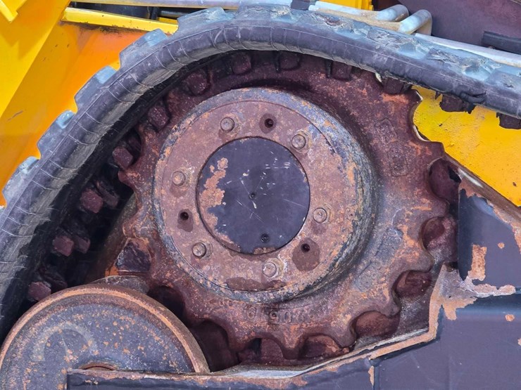 2020-jcb-300t-image-28
