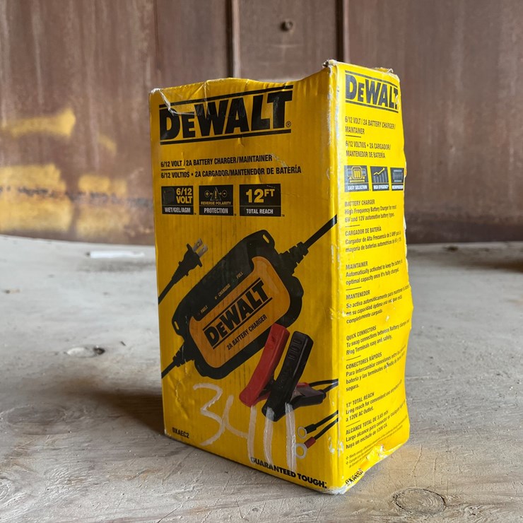 #3411 • DeWalt 6/12 Volt Battery Charger/Maintainer