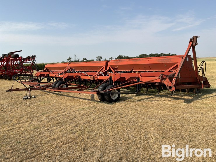 1994-international-7100-hoe-drills-w/transport-image-1