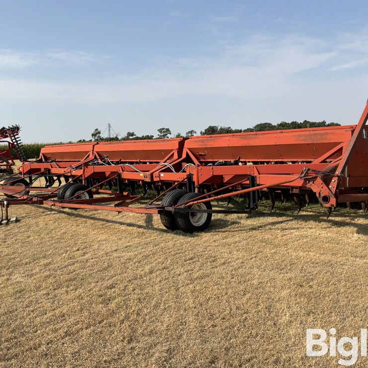 1994 International 7100 Hoe Drills W/Transport