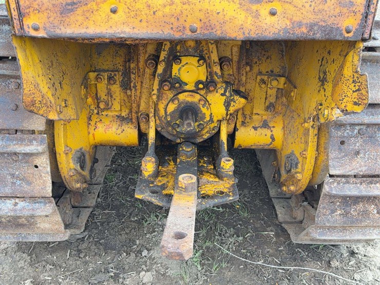 caterpillar-twenty-eight-image-34