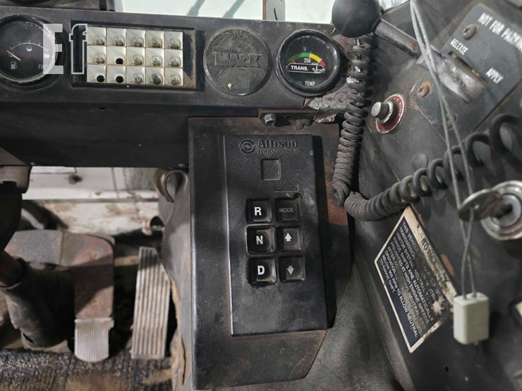2002-mack-mr600-image-14