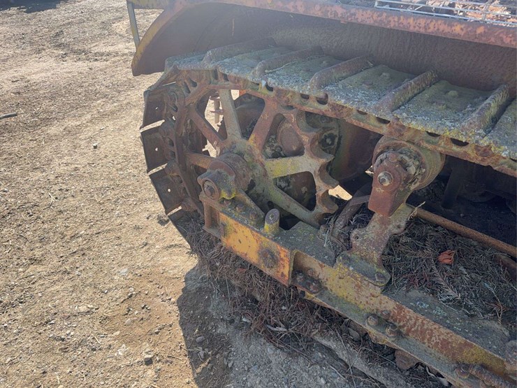 caterpillar-thirty-image-8