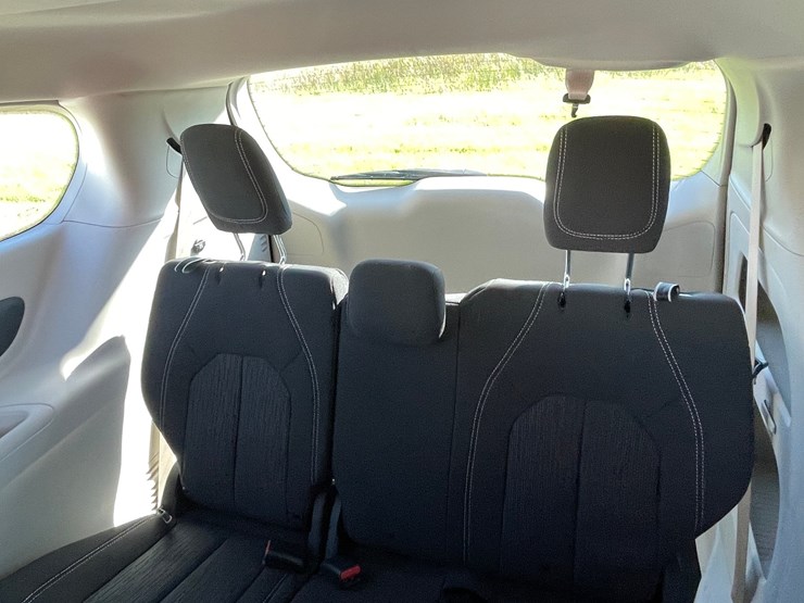 #1522-•-2021-chrysler-voyager-mini-van-(has-wi-title)-image-24