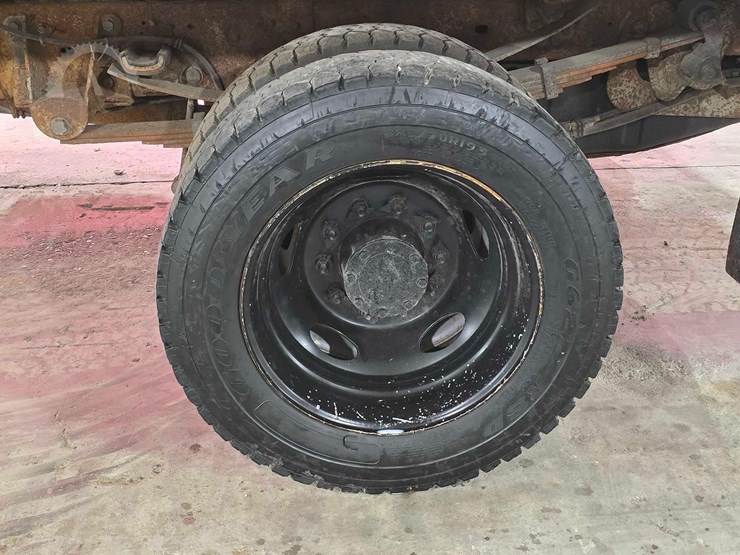 2009-ford-f550-sd-image-18