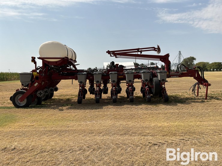 2018-case-ih-early-riser-2150-16r30"-planter-image-4
