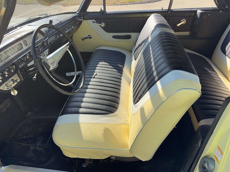 1960-ford-sunliner-image-43