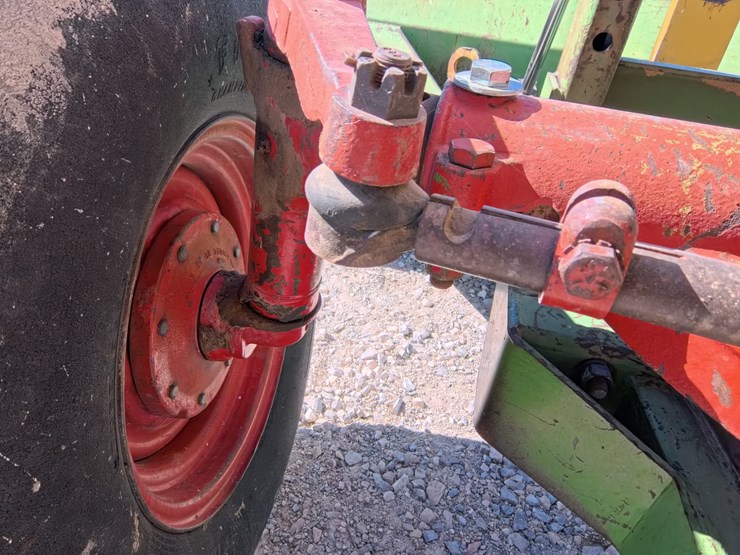 #1056-•-international-986-tractor-image-30