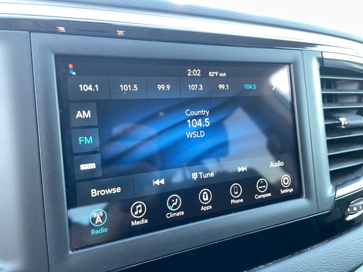 #1518-•-2020-chrysler-voyager-mini-van-(has-wi-title)-image-28