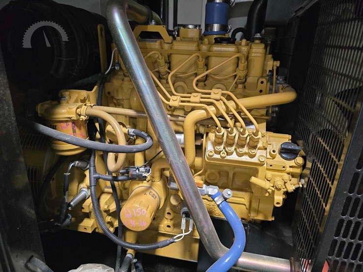 2015-caterpillar-xq30-8-image-14