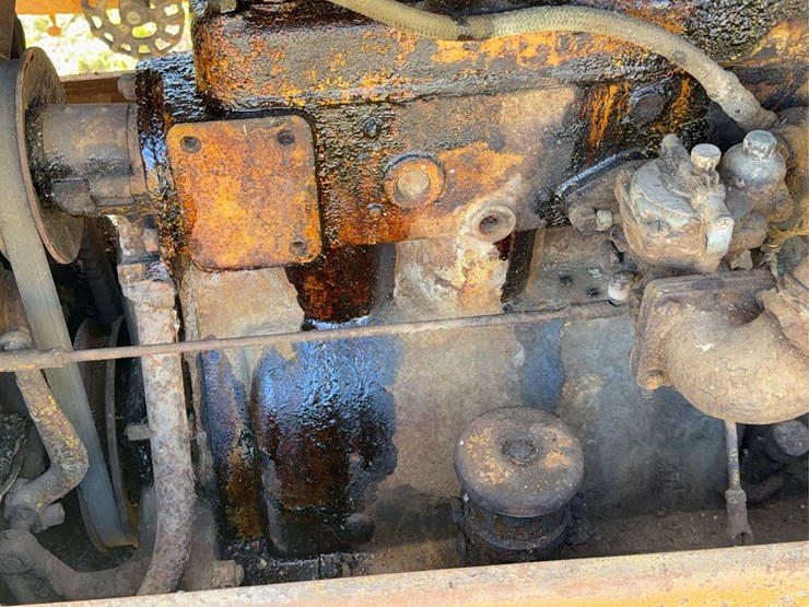 caterpillar-ten-image-52